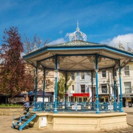 Kb99 Comfy 2 Bedroom House In Horsham, Pets Very Welcome With Easy Links To London And Gatwick Экстерьер фото