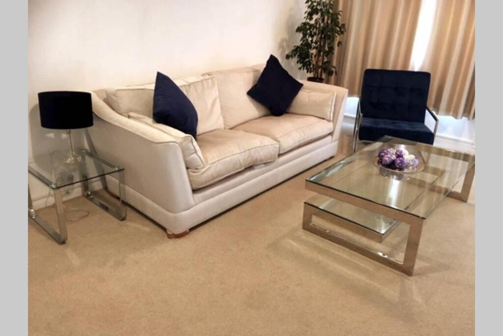 Kb99 Comfy 2 Bedroom House In Horsham, Pets Very Welcome With Easy Links To London And Gatwick Экстерьер фото