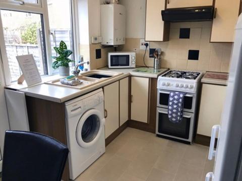 Kb99 Comfy 2 Bedroom House In Horsham, Pets Very Welcome With Easy Links To London And Gatwick Экстерьер фото