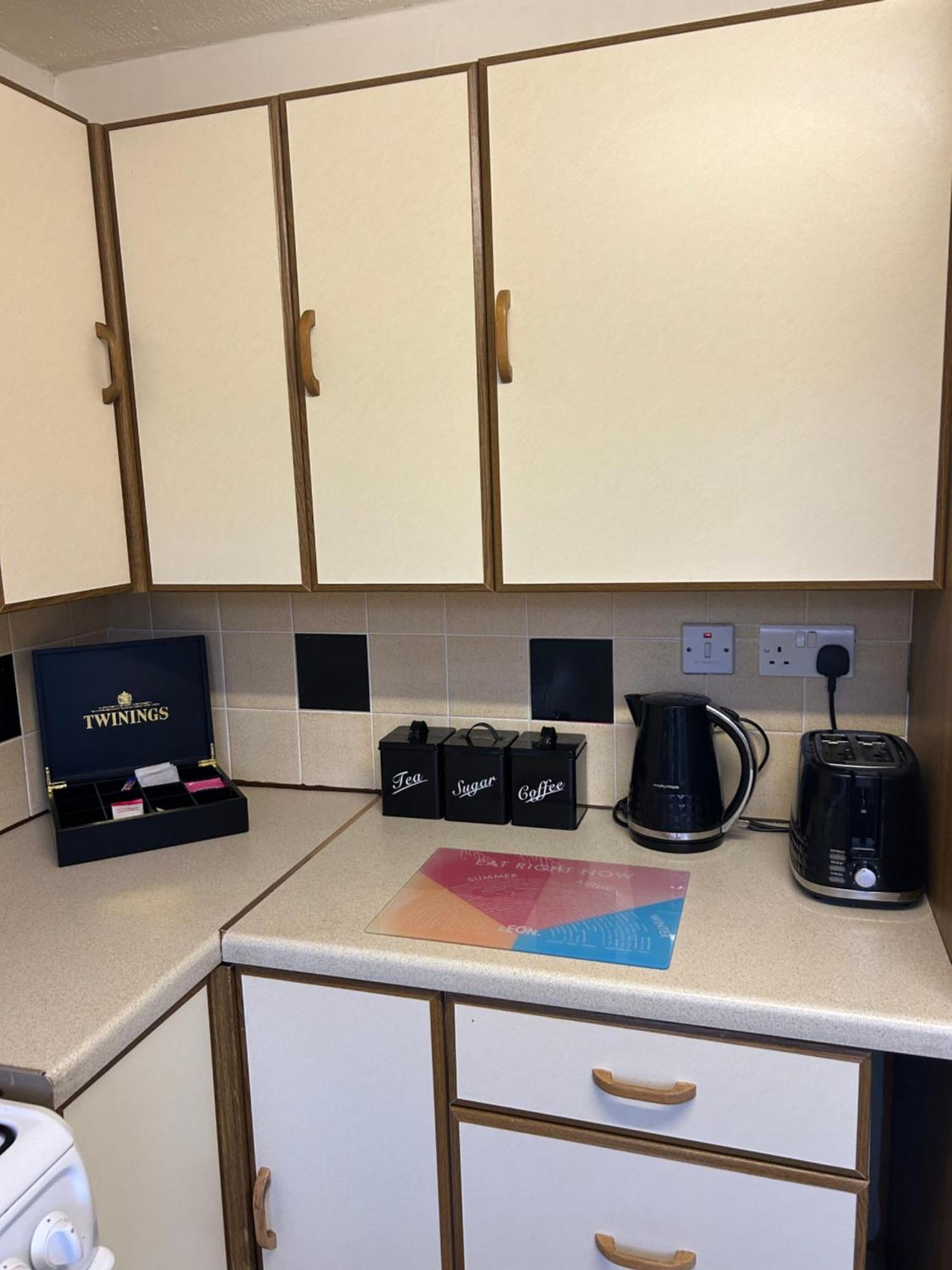 Kb99 Comfy 2 Bedroom House In Horsham, Pets Very Welcome With Easy Links To London And Gatwick Экстерьер фото