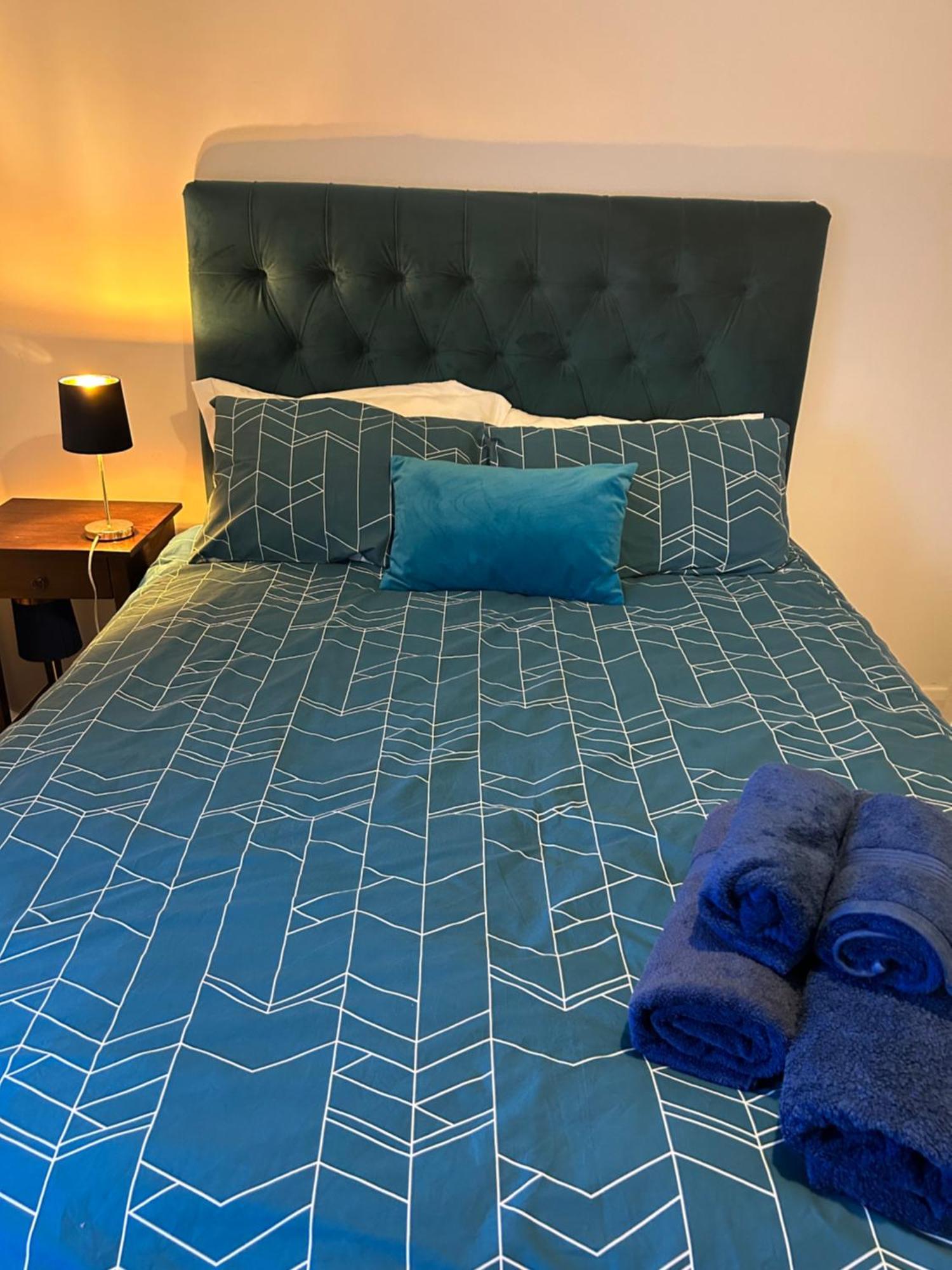 Kb99 Comfy 2 Bedroom House In Horsham, Pets Very Welcome With Easy Links To London And Gatwick Экстерьер фото